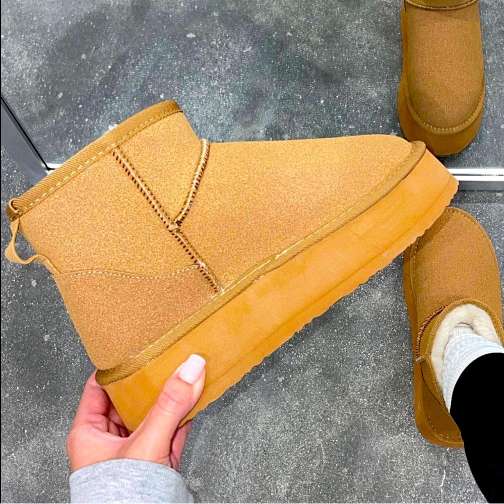 Chestnut Platform booties tan